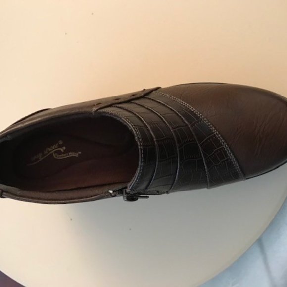 easy street Shoes - Easy Street Pleated Shooties Louisa
